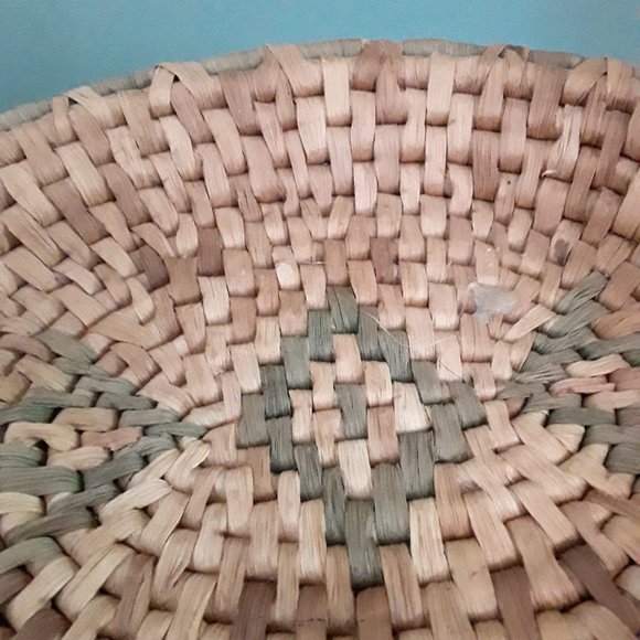 Vintage Woven Southwest Inspired Wicker Basket - Serving Dish - Centerpiece - Picture 3 of 5